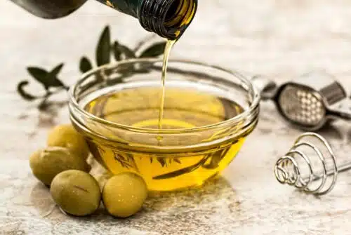 Les secrets de la cuisine méditerranéenne : l’importance de l’huile d’olive italienne