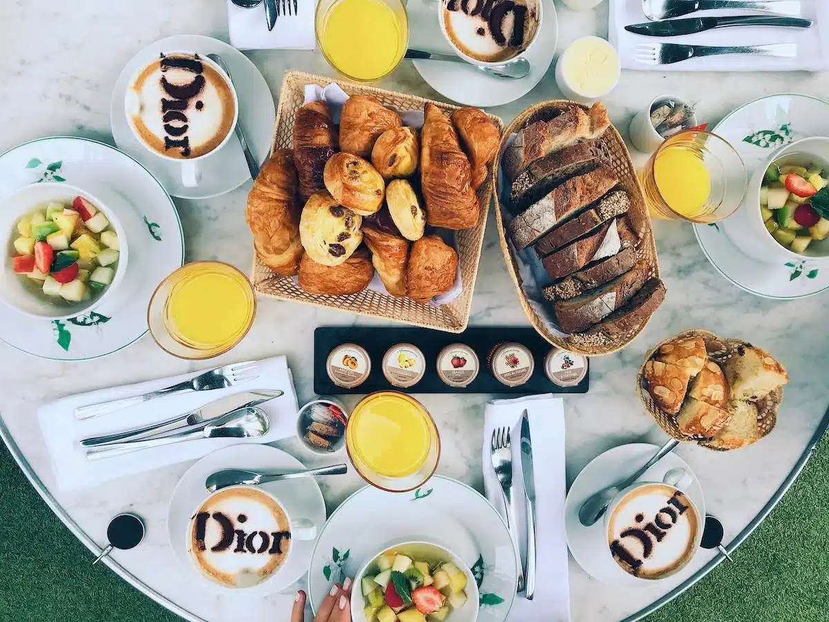 Organisez un brunch tendance à la maison grâce à ces précieux conseils