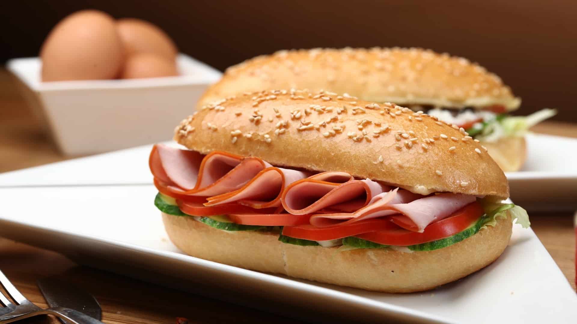 Déjeuner en entreprise, pourquoi le sandwich remporte-t-il tous les suffrages ?