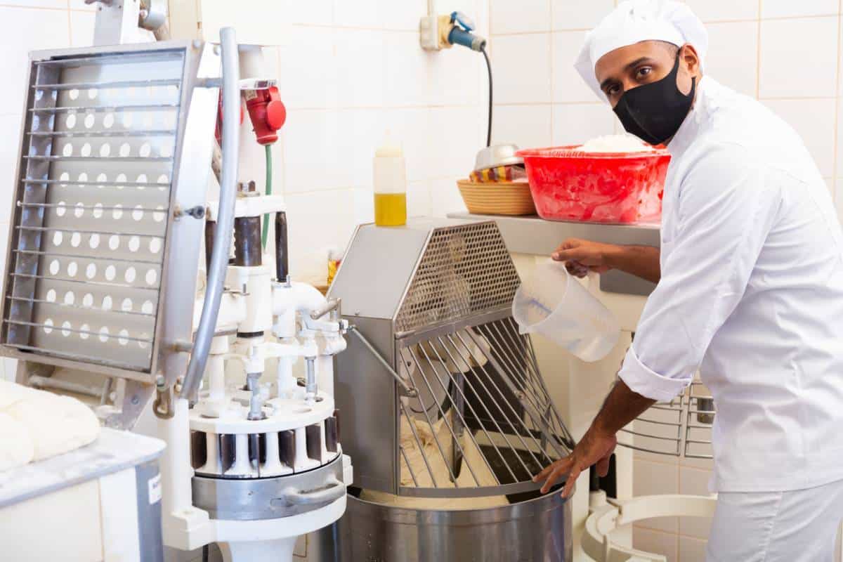 Professionnel, dans quelles machines de pâtisserie investir ?