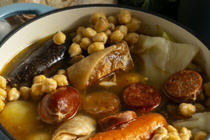 Le Sud-Ouest dans l'assiette : pourquoi ses plats cuisinés séduisent autant les Français ?
